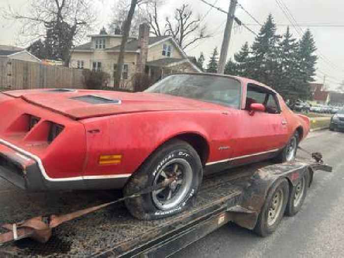 It's Not a Trans Am, but This 1979 Pontiac Firebird Just Survived 20 Years in Storage