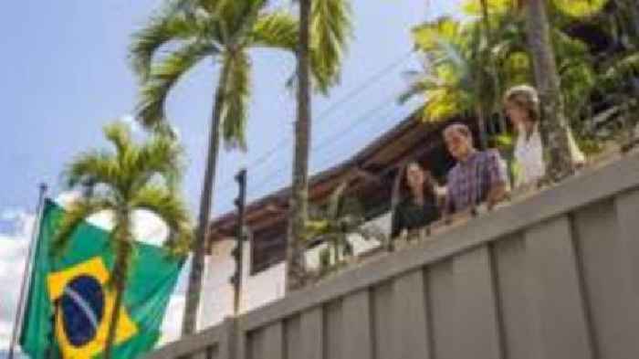 Five Venezuelan opposition members 'rescued' from Caracas, US says