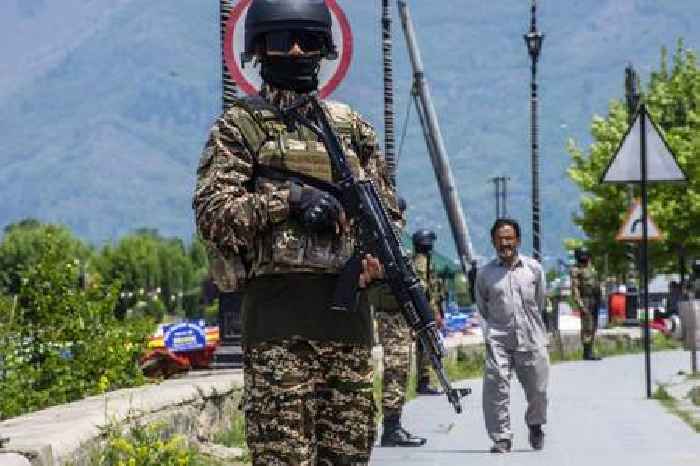 India launches air strikes on Pakistan, as UK ready to ‘support’ deescalation