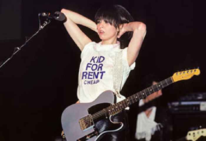 19 Pics Remembering The Pretenders, The Band That Gave Us Chrissie Hynde