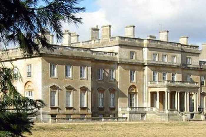 Billionaire's bid to build solar farm at 100-bed mansion in  countryside
