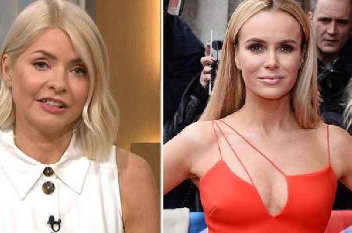 Amanda Holden takes brutal swipe at Holly Willoughby live on Heart radio show