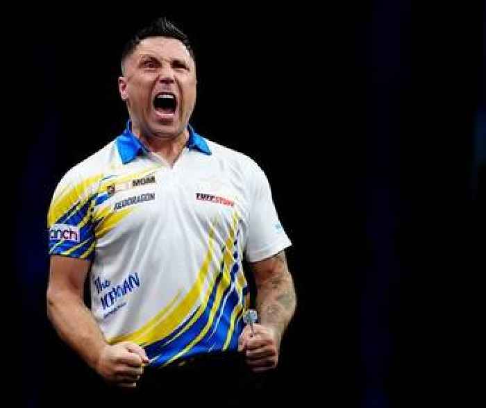 Darts fans joke Gerwyn Price 'is a Leeds fan' with choice of Premier League attire
