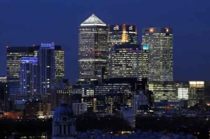 Rathbones: Fee income dips amid market turmoil