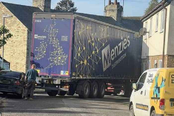 Residents concerned over danger of large lorries travelling down narrow Cambridgeshire town road