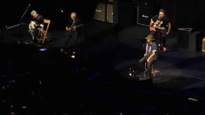 Watch Pearl Jam Bring Out Peter Frampton For “Black” In Nashville