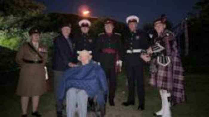 Veteran, 101, marks VE Day at beacon lighting event