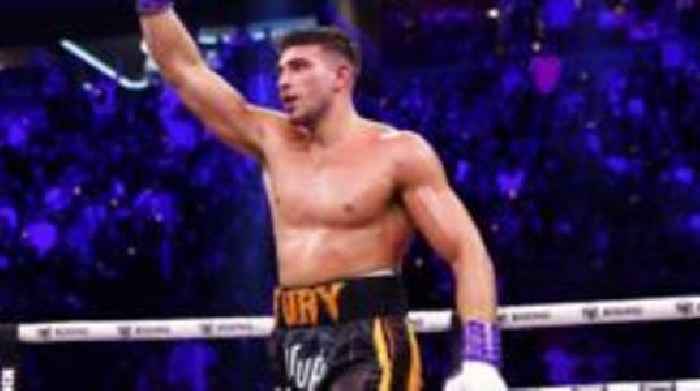 Fury secures scrappy win on return to ring