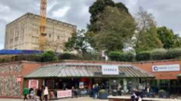 Drunk police officer sacked after 'taser' confrontation