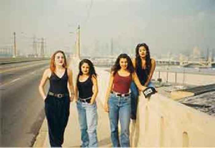 21 Photos Of Generation X In Their Natural 90s State
