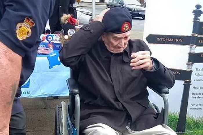 Hessle man, 99, receives replacement Royal Marine beret in recognition of VE Day bravery