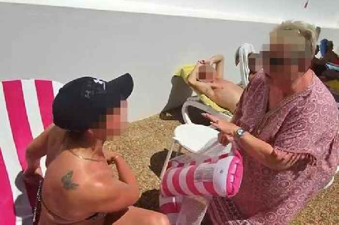 UK tourists clash in Lanzarote 'sunbed wars'