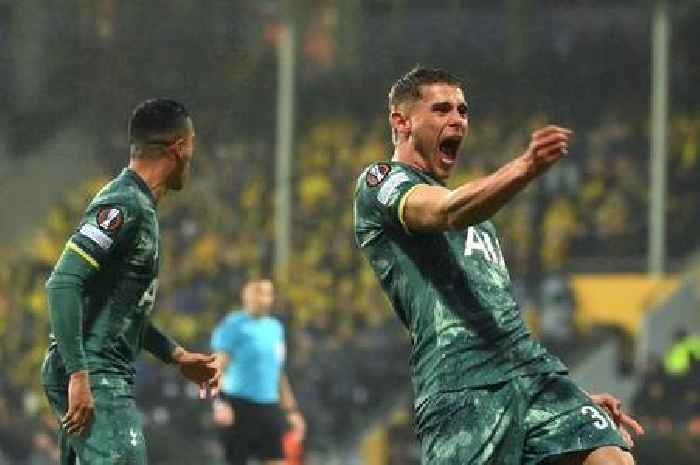 Micky van de Ven explains what 'unbelievable' Cristian Romero did for Tottenham that was so crucial