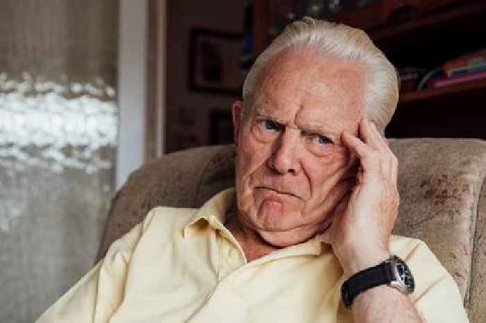 Experts warn this two-word phrase could be a sign of dementia