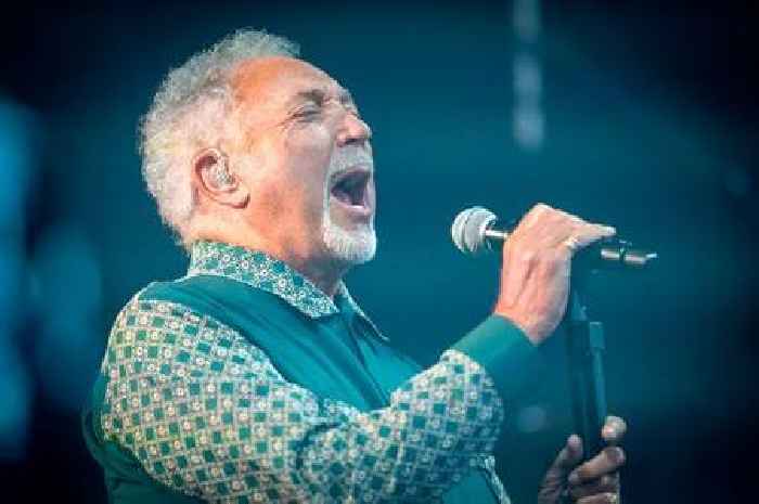 Tom Jones and Shirley Bassey join hundreds of creatives and leaders urging Prime Minister to enforce copyright law