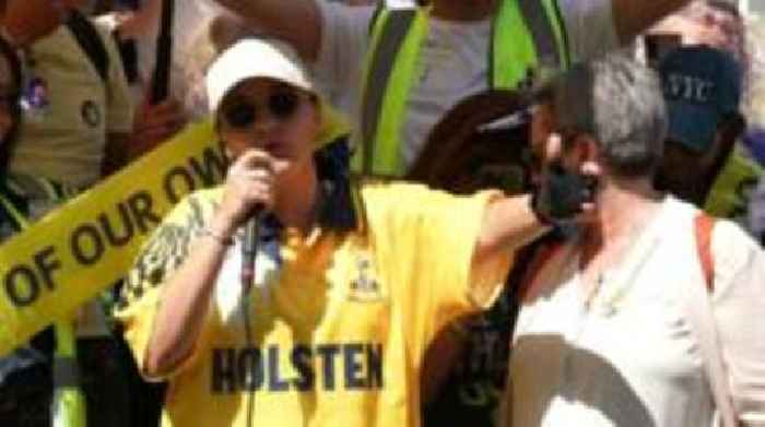 Freed British-Israeli hostage Emily Damari visits Spurs