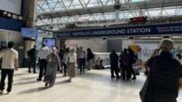 Power failure knocks out Tube and Elizabeth line