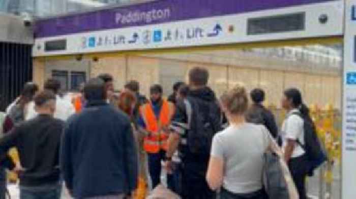 Power failure knocks out London Underground lines