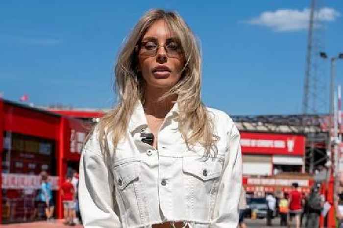 Adult star Bonnie Blue taunts Premier League club with selfie after being banned