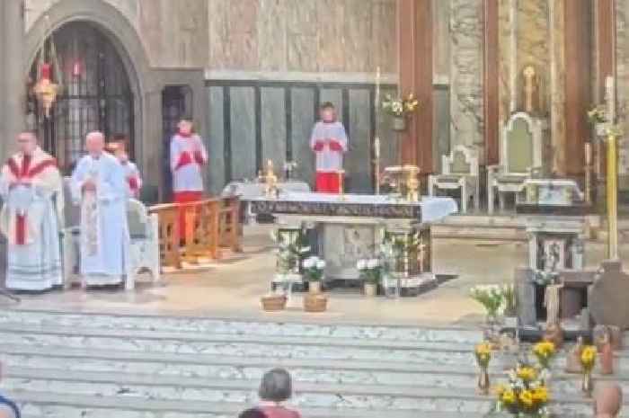 Priest in cheeky 'Simply the Best' dig at Rangers as Celtic fans in hysterics at viral Paisley service clip