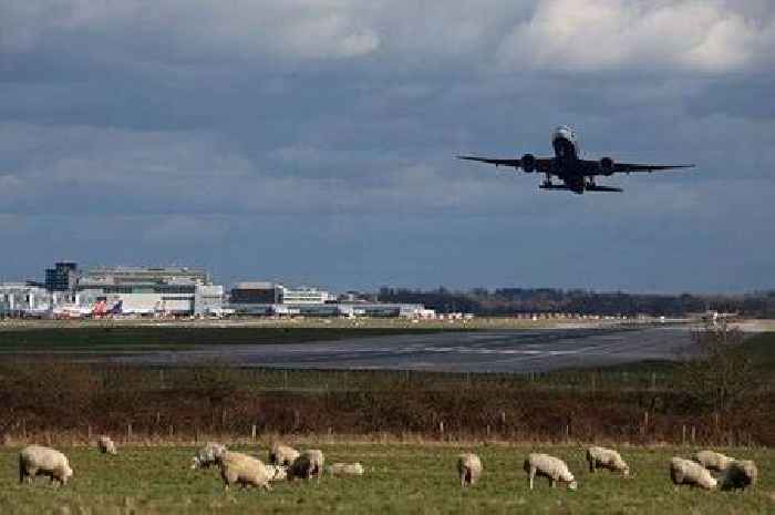 Gatwick Airport closed after BA jet caught fire when pilot mixed up left and right hands
