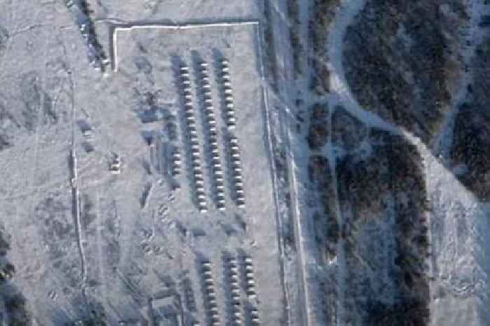 Putin massing thousands of troops on European border in new NATO warning
