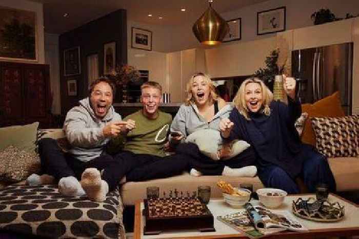 Stephen Graham's 'goes ballistic' with his family to unexpected song