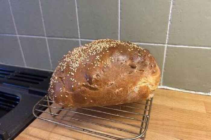 I made air fryer bread with 2 ingredients – it tasted better than the 'healthiest' loaf