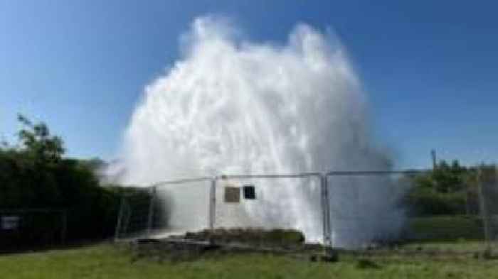 Residents without water as large pipe bursts