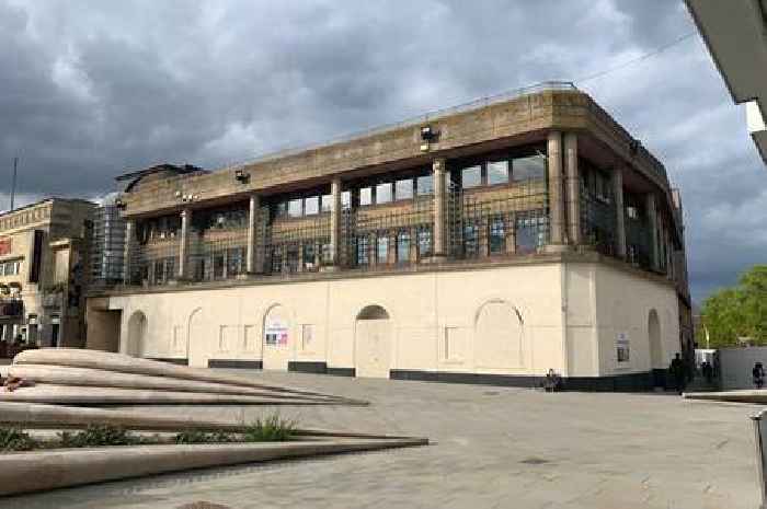 Hopes to reopen closed Gloucetser city centre pub as food and drink establishment to 'lift the ambiance' of Kings Square