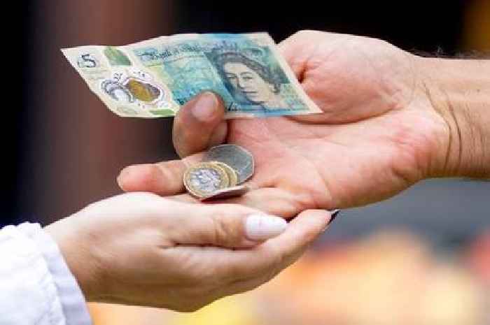 New £100 Cost of Living food payments being handed to some UK households