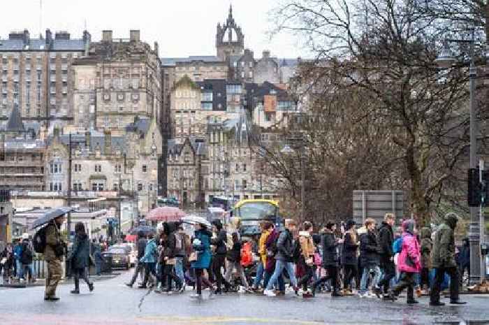 Exact date 850-mile wall of rain will batter Scotland as weather maps show downpour moving in