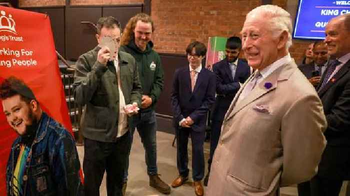 King 'flabbergasted' by magician's money trick