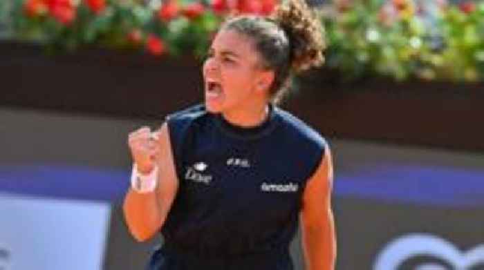 Home favourite Paolini reaches Italian Open final