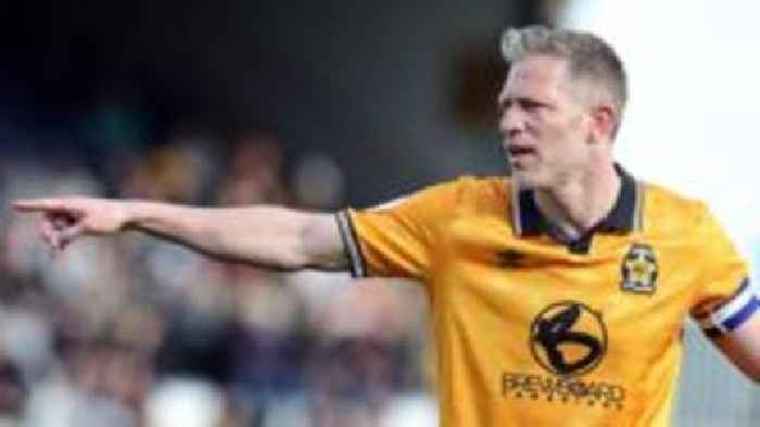 Cambridge captain Morrison signs new one-year deal