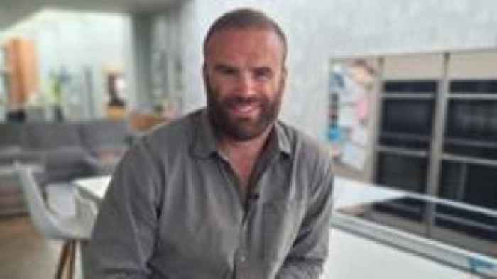 Jamie Roberts - o'r stadiwm rygbi i'r ysbyty
