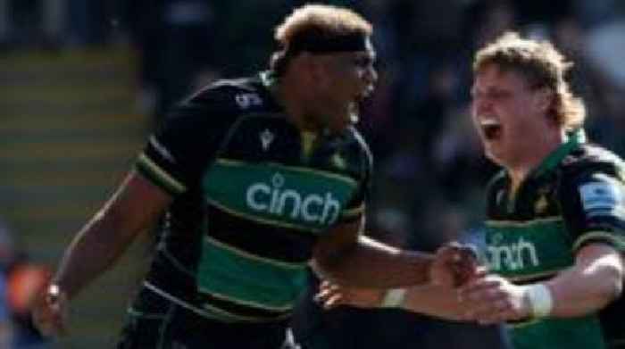 Late try sees Saints hit Saracens' play-off hopes