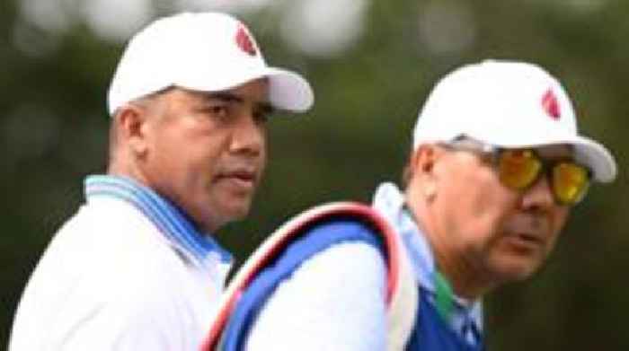 Vegas leads from Fitzpatrick as McIlroy makes US PGA cut
