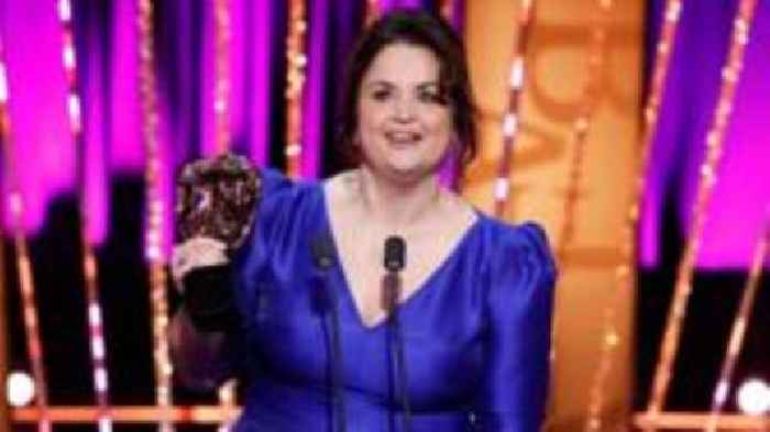 Why Ruth Jones accepted Nessa's Bafta with bare feet