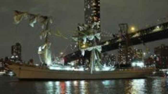 Two dead as Mexican Navy ship crashes into Brooklyn Bridge