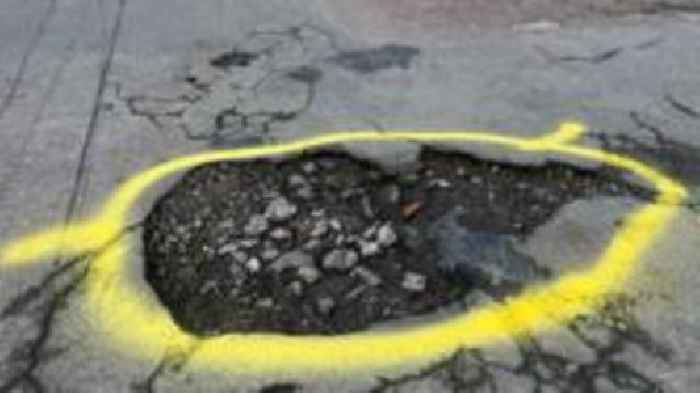 Criminals could fill potholes and clean bins under government plans