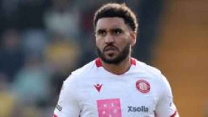 Striker Reid extends contract with Stevenage