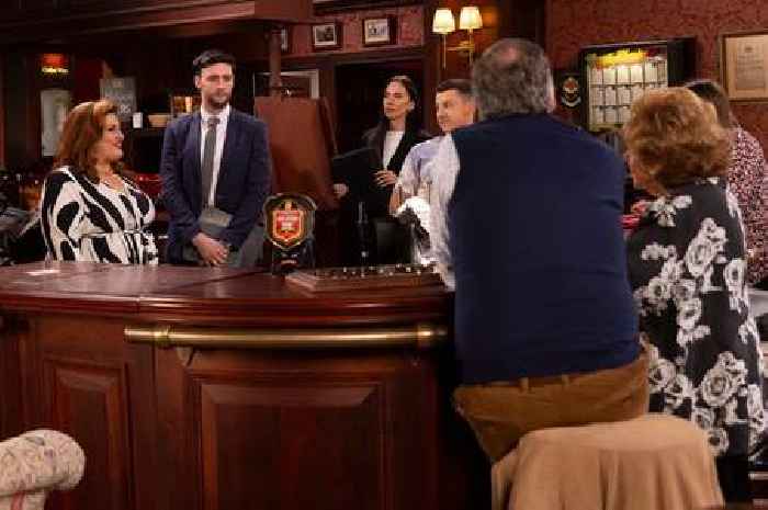 Coronation Street fans gobsmacked as actor trades cobbles for taste of Hollywood