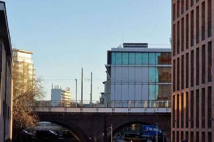 Plans to build apartment block behind city centre pub approved