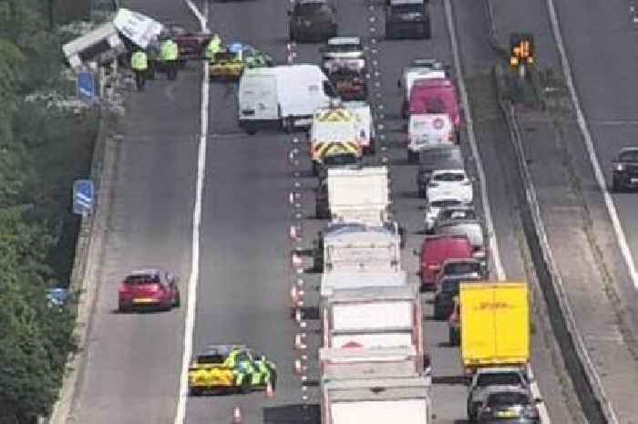 M4 live updates as caravan crash causes long delays