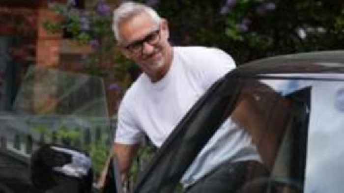 Lineker to leave BBC after social media 'error'