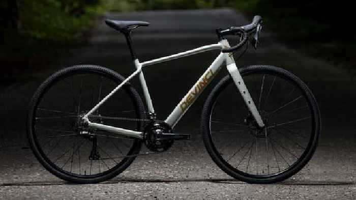 Devinci Steps Into the Electric Gravel Game With the E-Hatchet, Aims for a Natural Feeling