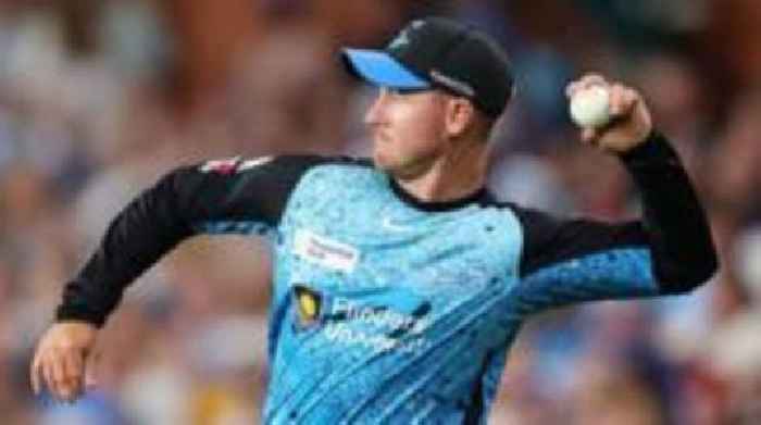 Gloucestershire sign Australia's Short for Blast