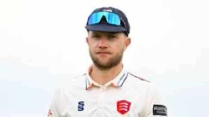 Bowler Cook to make England debut against Zimbabwe
