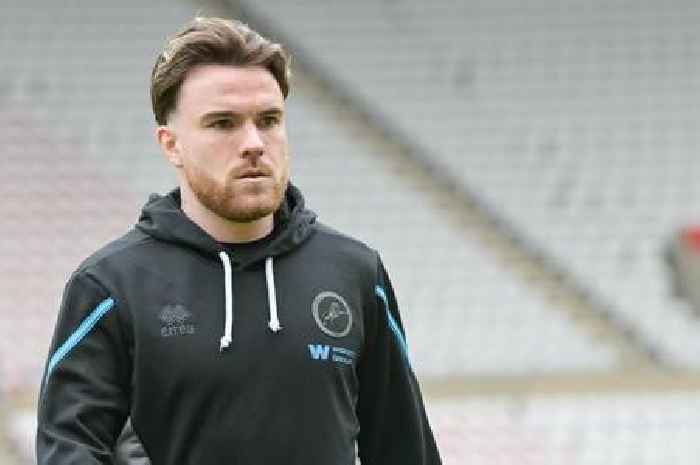 Ex-Hull City striker begins search for a new club after latest transfer blow